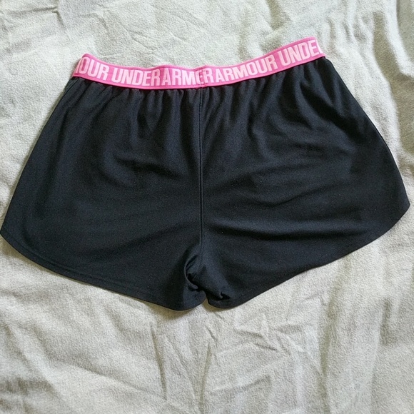 Under Armour shorts black/pink medium - Picture 2 of 4